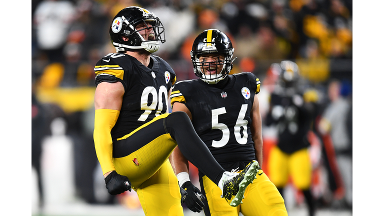 Cleveland Browns v Pittsburgh Steelers