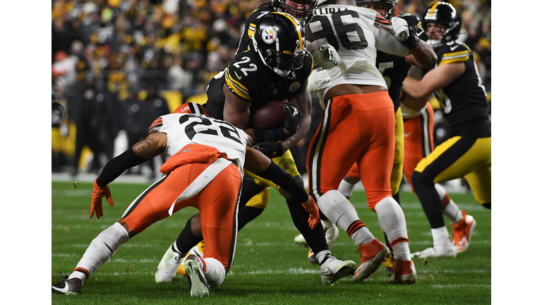 Cleveland Browns v Pittsburgh Steelers