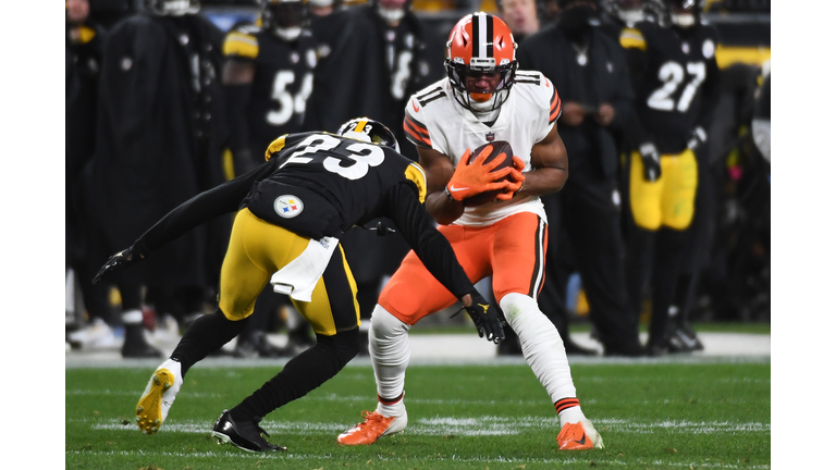 Cleveland Browns v Pittsburgh Steelers