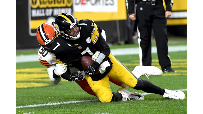 Cleveland Browns v Pittsburgh Steelers