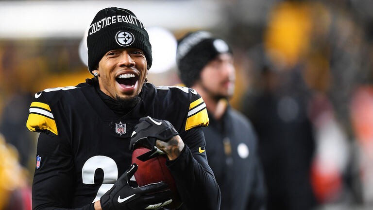Cleveland Browns v Pittsburgh Steelers