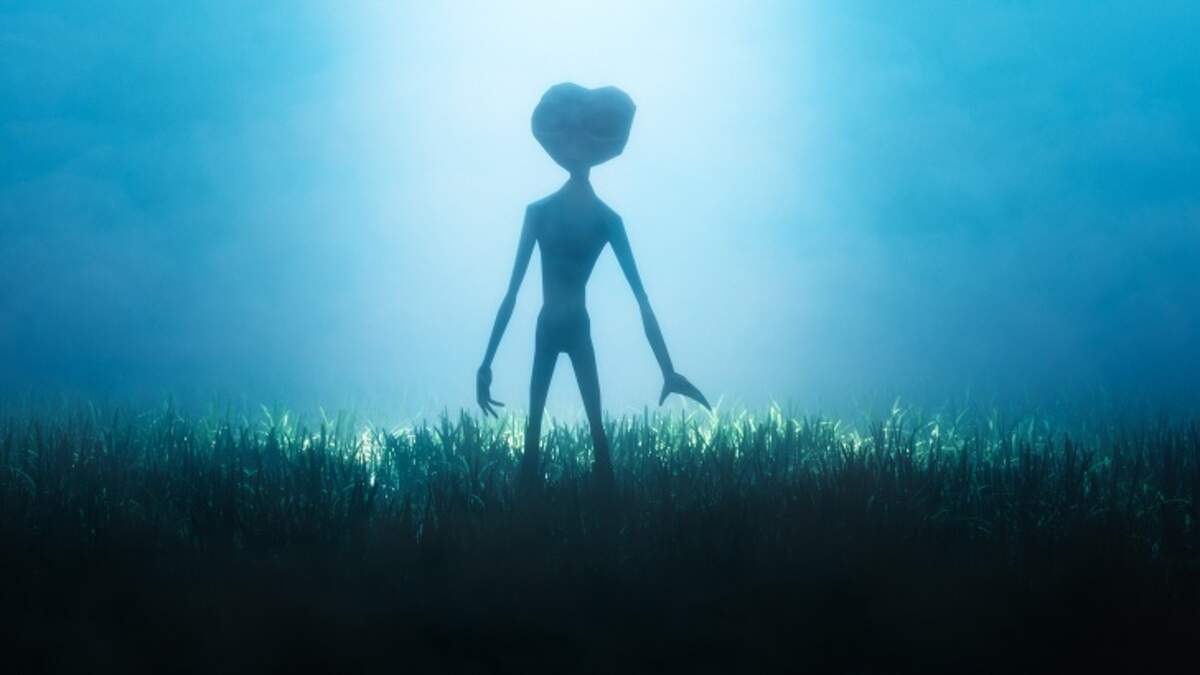 Video: Alien Photographed in Montana? | Coast to Coast AM