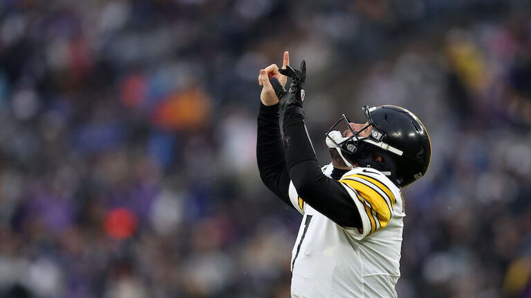 Pittsburgh Steelers v Baltimore Ravens