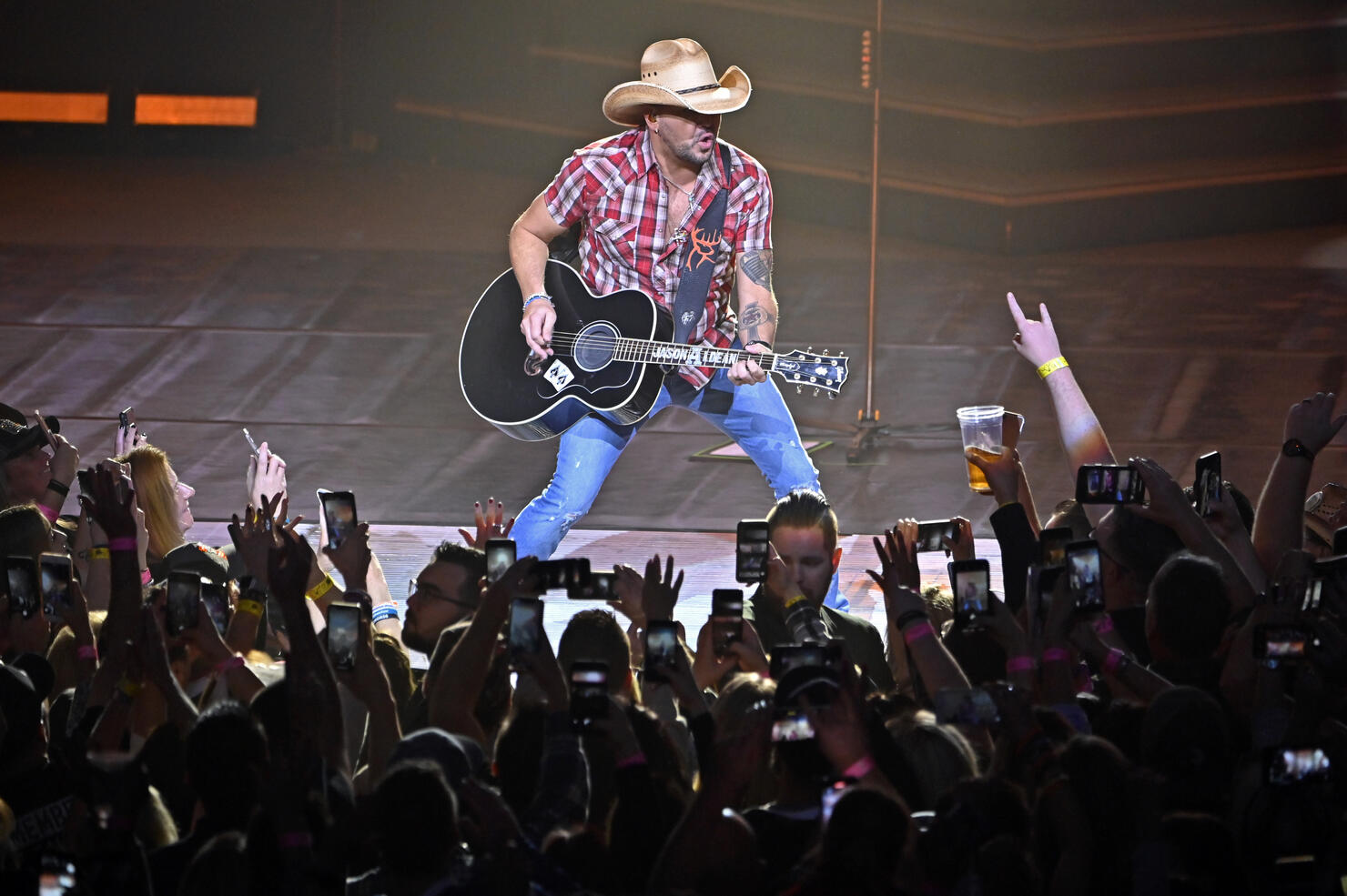 Jason Aldean Launches Three-Night "JASON ALDEAN: RIDE ALL NIGHT VEGAS"