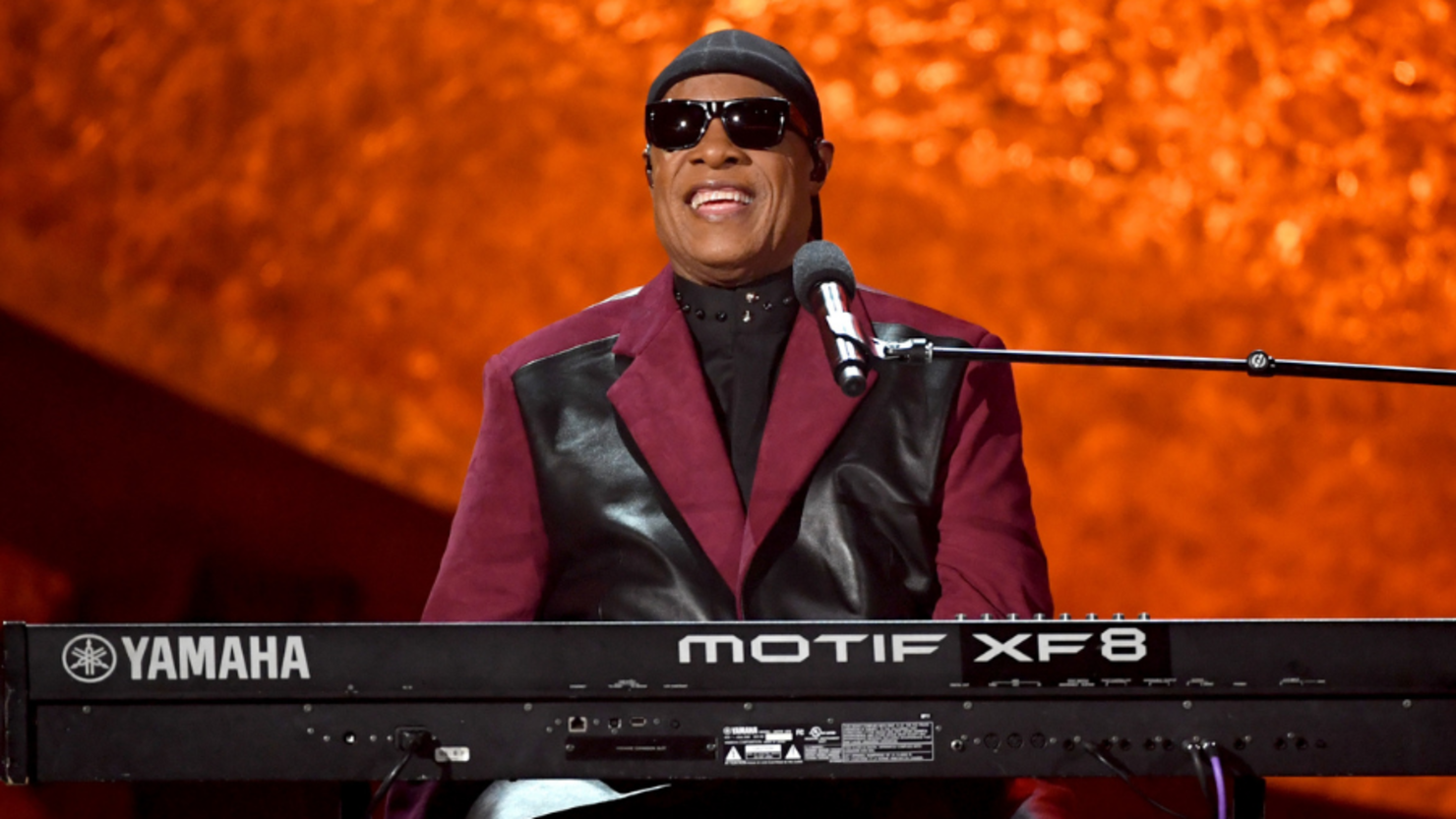 Включи stevie wonder. Стиви Уандер. Кейта Морис Стиви Уандер. Стиви Уандер биография. Stevie Wonder Википедия.