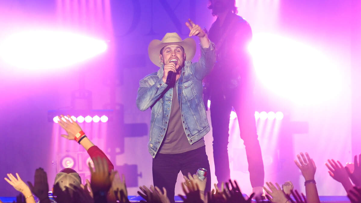 Dustin Lynch Reveals New Details About His Album 'Blue In The