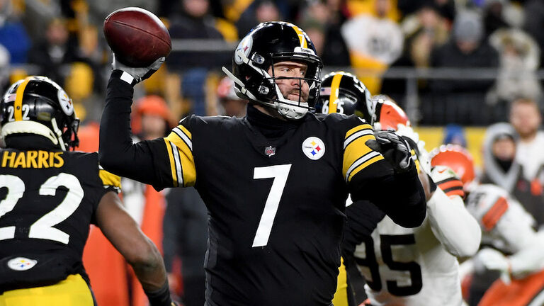 Cleveland Browns v Pittsburgh Steelers