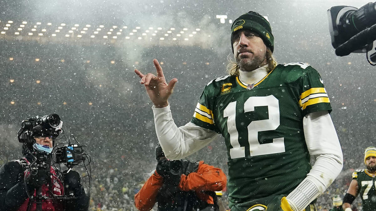 Aaron Rodgers Channels Nicholas Cage From 'Con Air' 