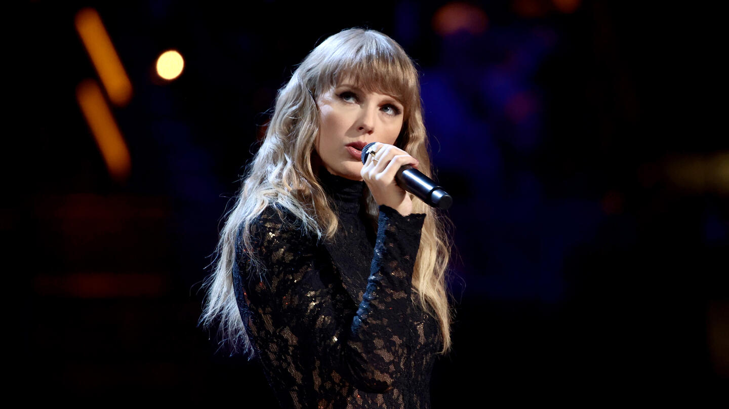Taylor Swift Calls Out Damon Albarn For Saying She Doesn't Write Her Songs