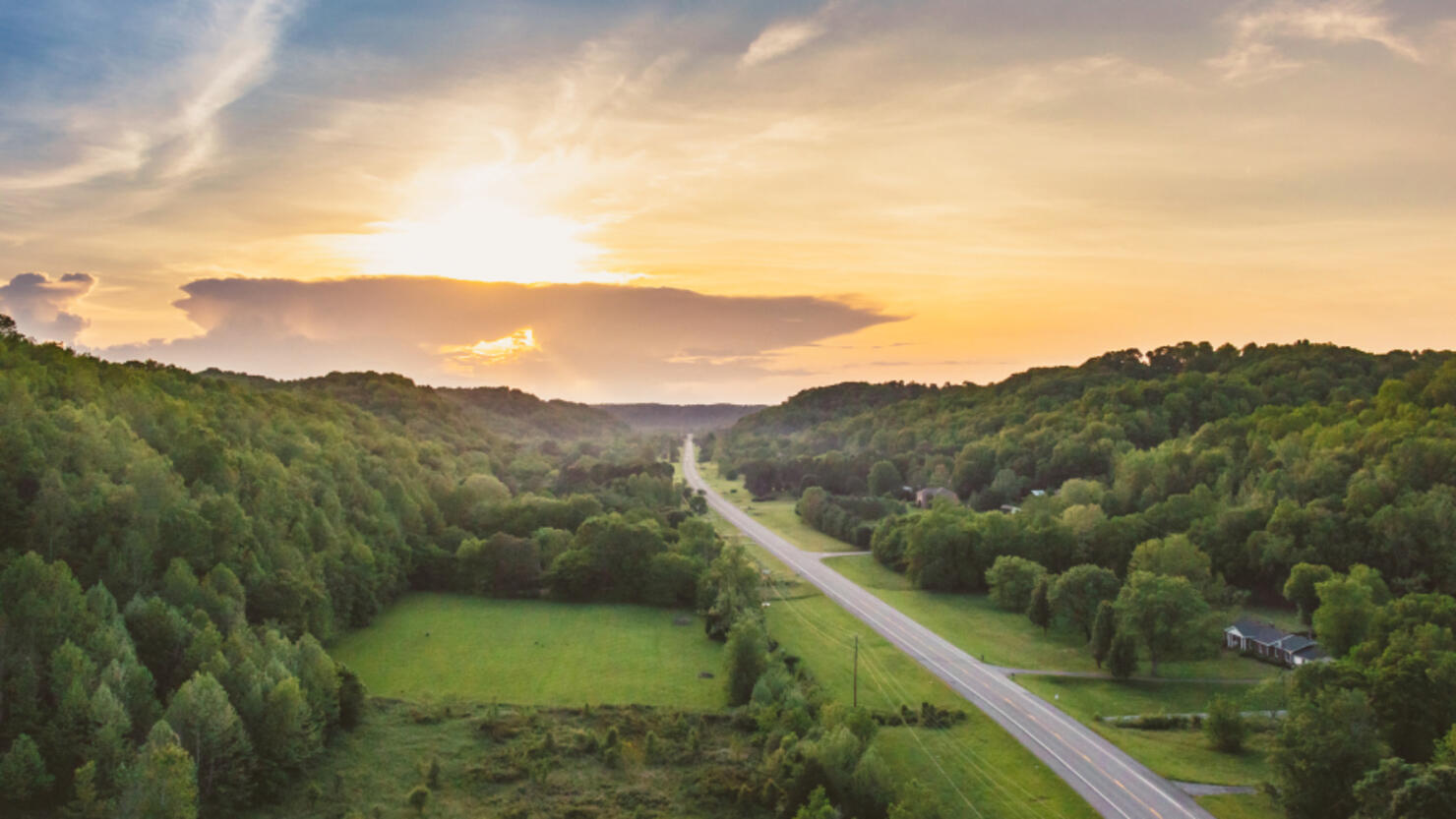 the-tiniest-town-in-louisiana-is-home-to-only-19-people-iheart