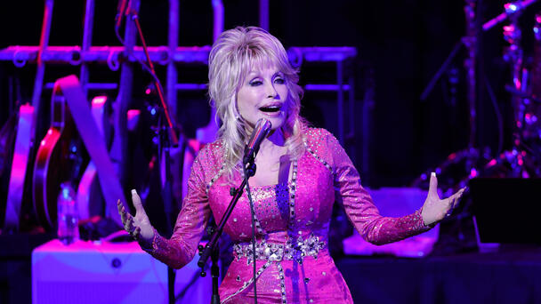 Dolly Parton To Debut Her Own Cake Mixes & Frostings With Duncan Hines