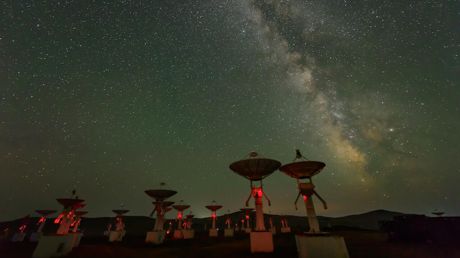 The radio spectrum imager array under the Milky Way Galaxy