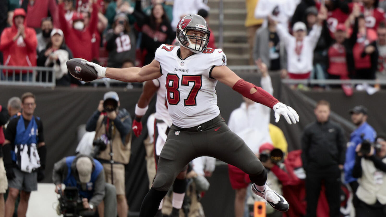 Report: Buccaneers' Rob Gronkowski considered offer from Bills