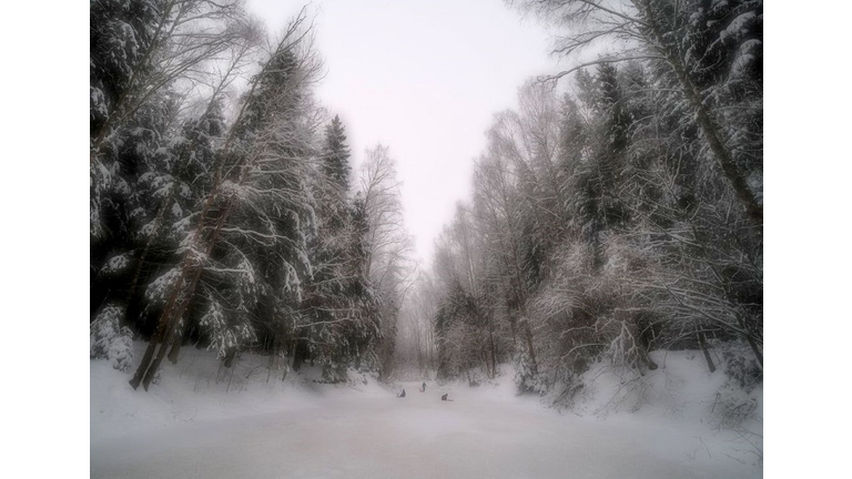 TOPSHOT-RUSSIA-LIFESTYLE-WEATHER