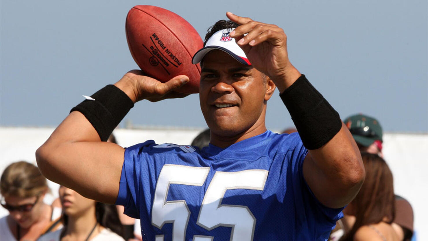 JUNIOR SEAU'S BROTHER KILLED IN HEAD-ON CRASH WITH HELIX WATER