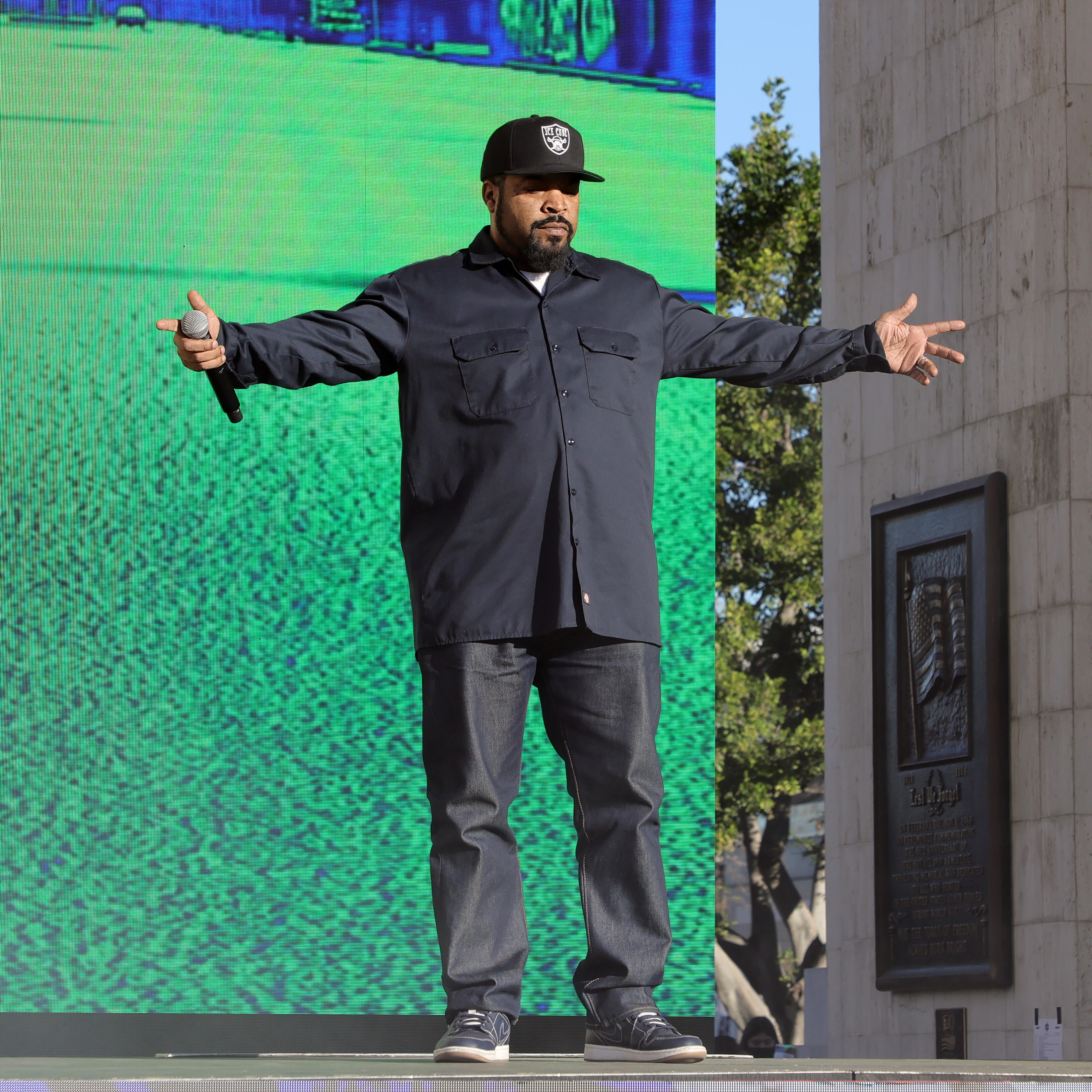 NASCAR: Ice Cube's Mid-Race Performance Draws Mixed Reaction