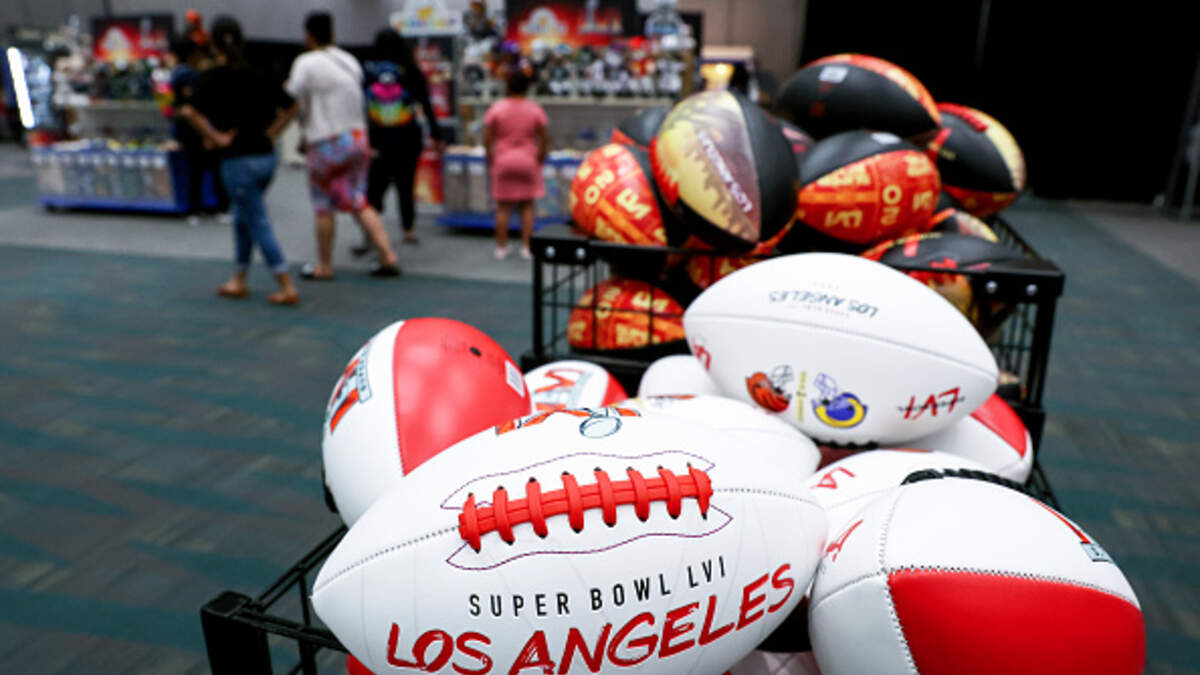 RJ Bell Shares His Favorite Props and Best Bets for Super Bowl LV