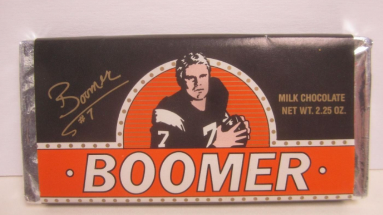 1980s CINCINNATI BENGALS BOOMER ESIASON NFL candy bar wrap…