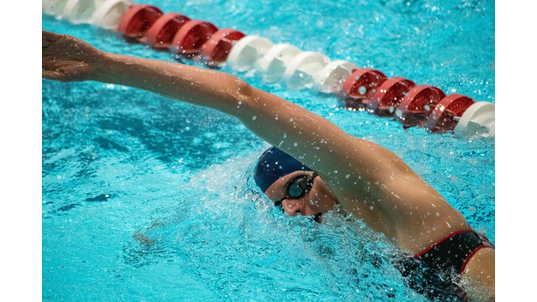 SWIMMING-US-GENDER-LGBT-UNIVERSITY
