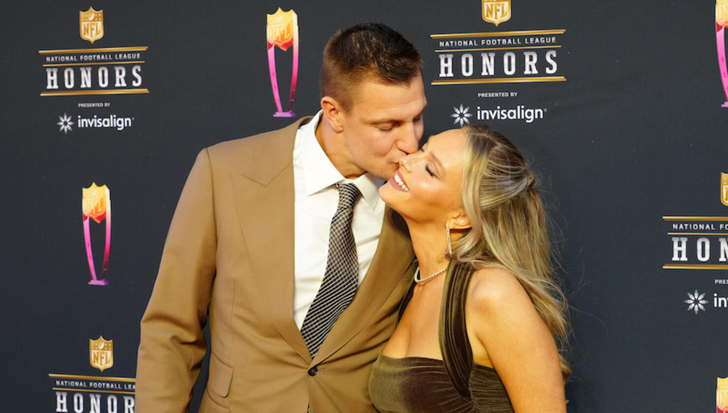 Free agent Gronk says he'd choose Burrow if he had to pick quarterback