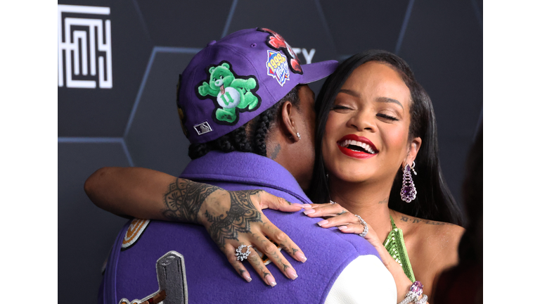 Rihanna Celebrates Her Beauty Brands Fenty Beauty And Fenty Skin