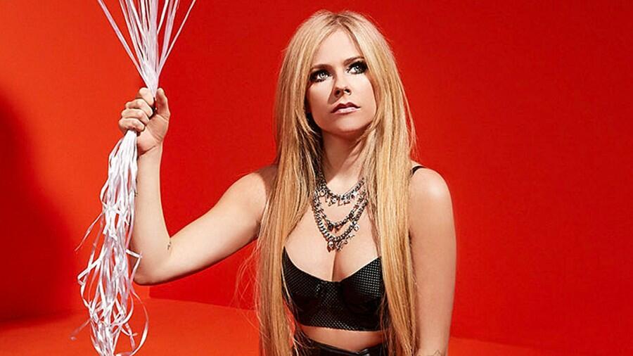 Avril Lavigne Brings Back Pop-Punk With New Album 'Love Sux 