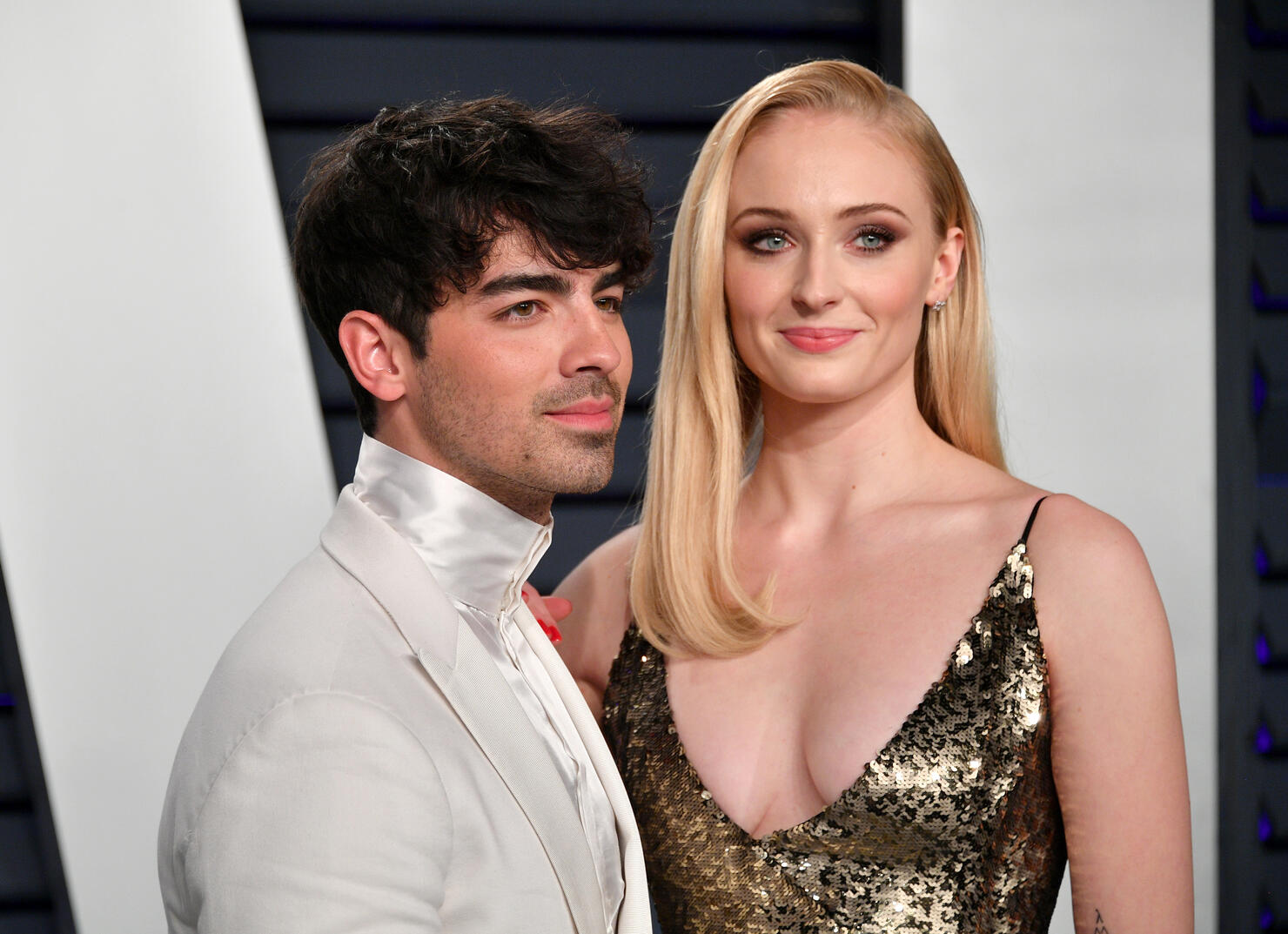 Sophie Turner Shows off Baby Bump at 2022 Oscars