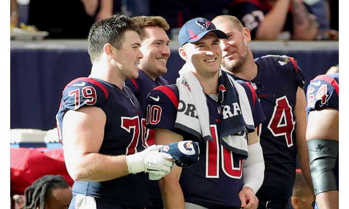 Los Angeles Chargers v Houston Texans
