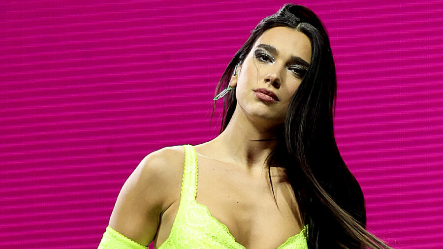 Dua Lipa Shares First Look At Her Acting Debut Iheart 9405