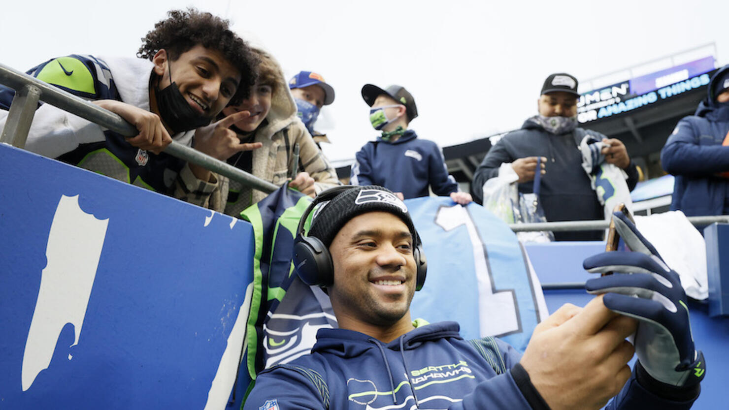 Russell Wilson has message for Seahawks fans