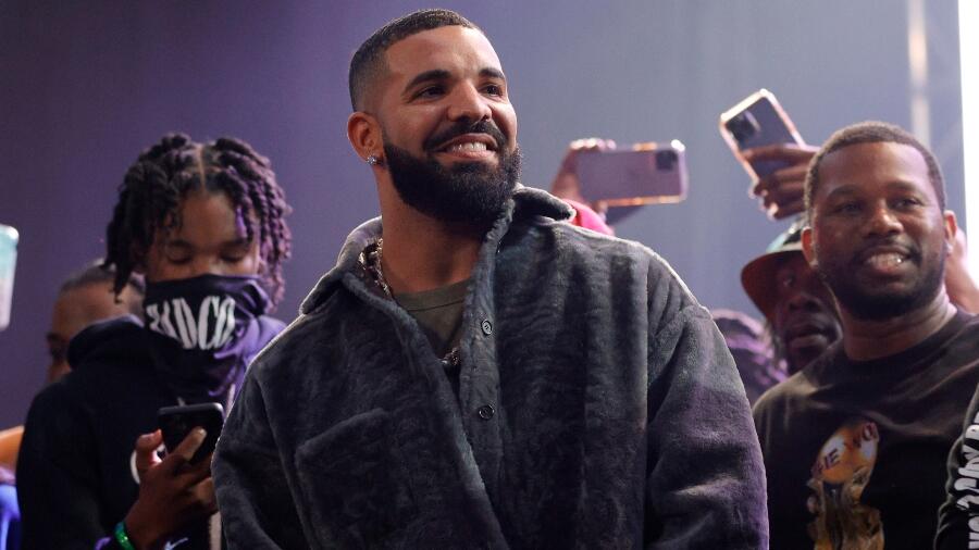 Drake's new 'loverboy' haircut — PHOTO – Socialite Life