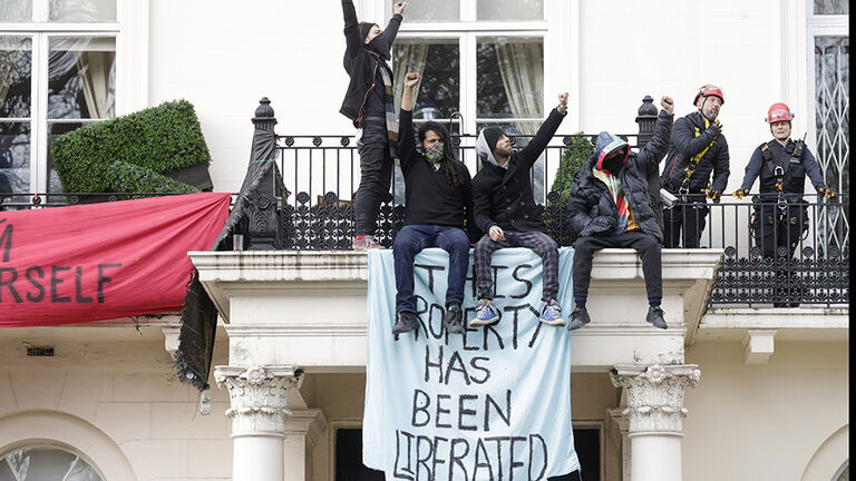 Ukraine Protesters Target Russian Billionaire Oleg Deripaska's Knightsbridge Mansion