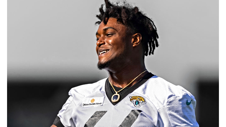 PFF on X: Former Jaguars LB Myles Jack is signing a 2-year, $16 million  deal with the Pittsburgh Steelers, per @AdamSchefter   / X