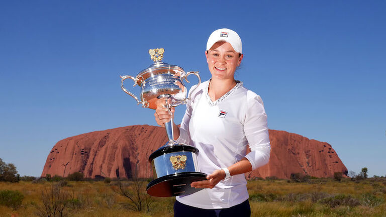 Ash Barty Visit To Uluru