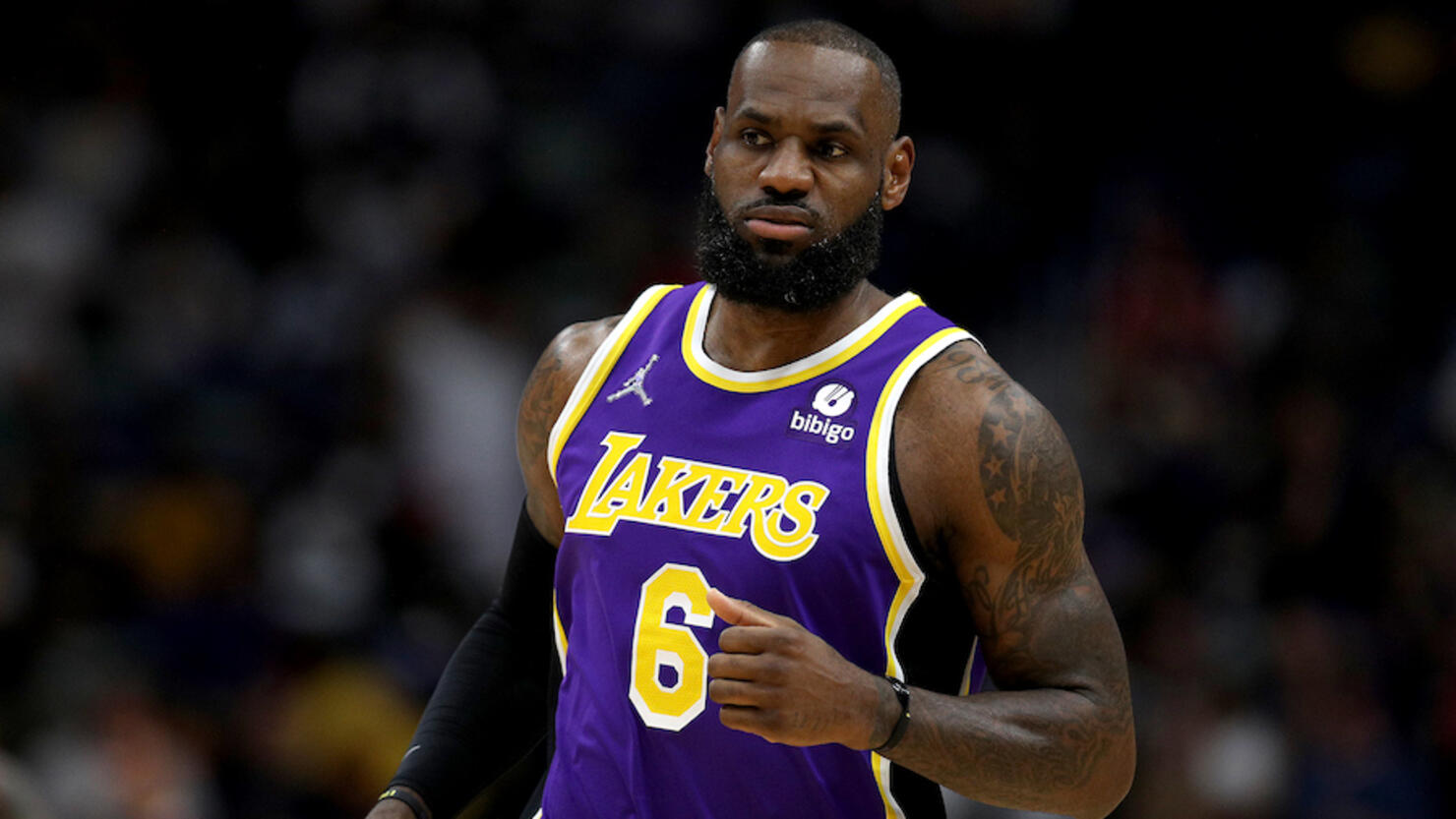 Reports: LeBron James agrees to two-year extension with Los