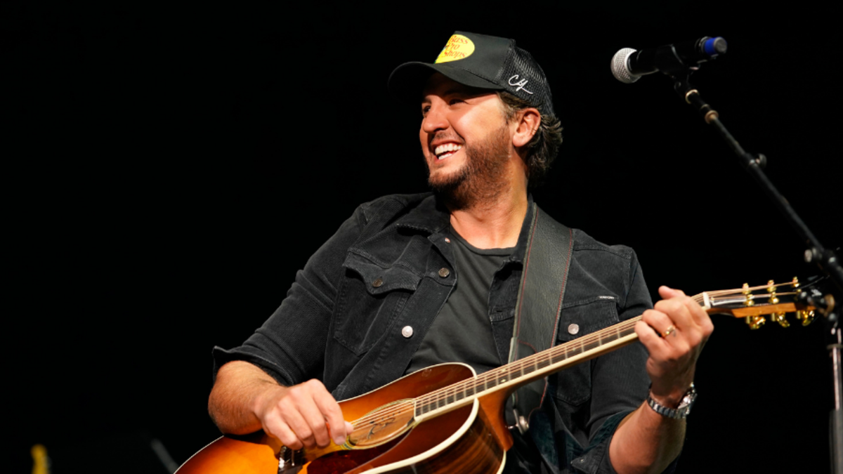 Video: “Buzzkill” – Luke Bryan