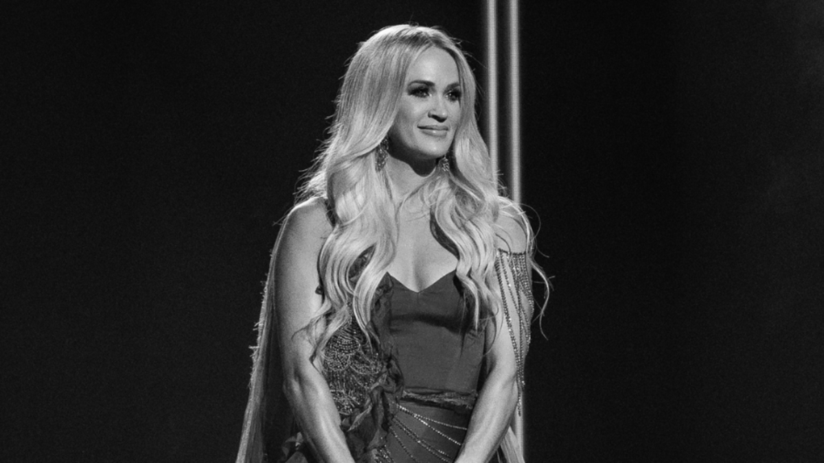 Carrie Underwood Announces Her Dog Passed Away In Heartbreaking Tribute 