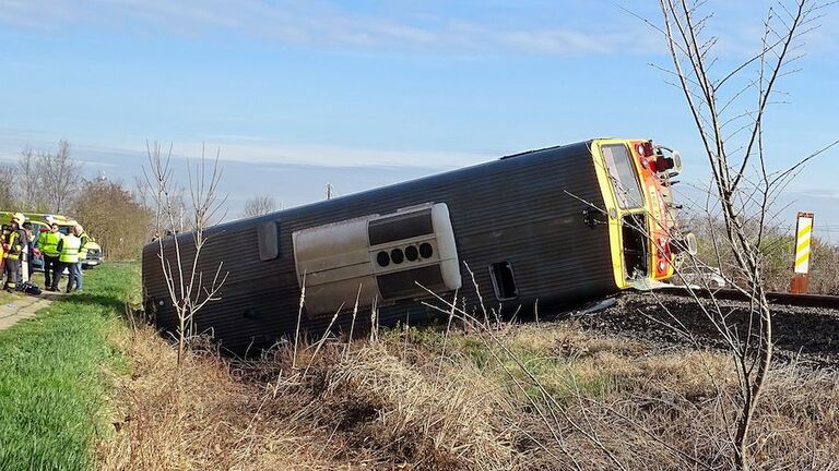 HUNGARY-TRAIN-ACCIDENT