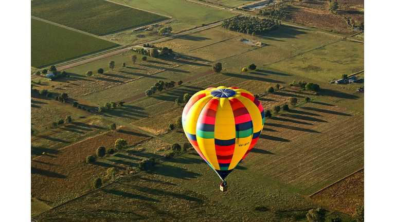 Hot Air Balloons Take To Skies For King Valley Balloon Fiesta