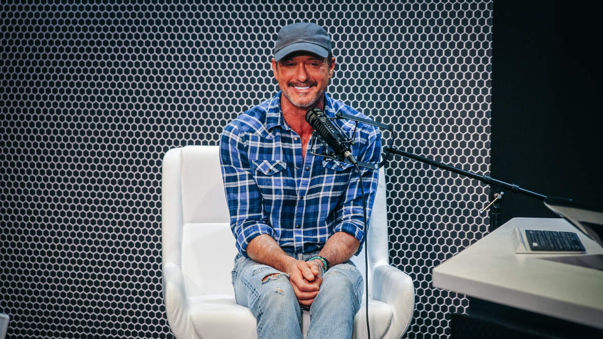 Tim McGraw Tells Bummer Story About First Time He Saw Tug, HuffPo