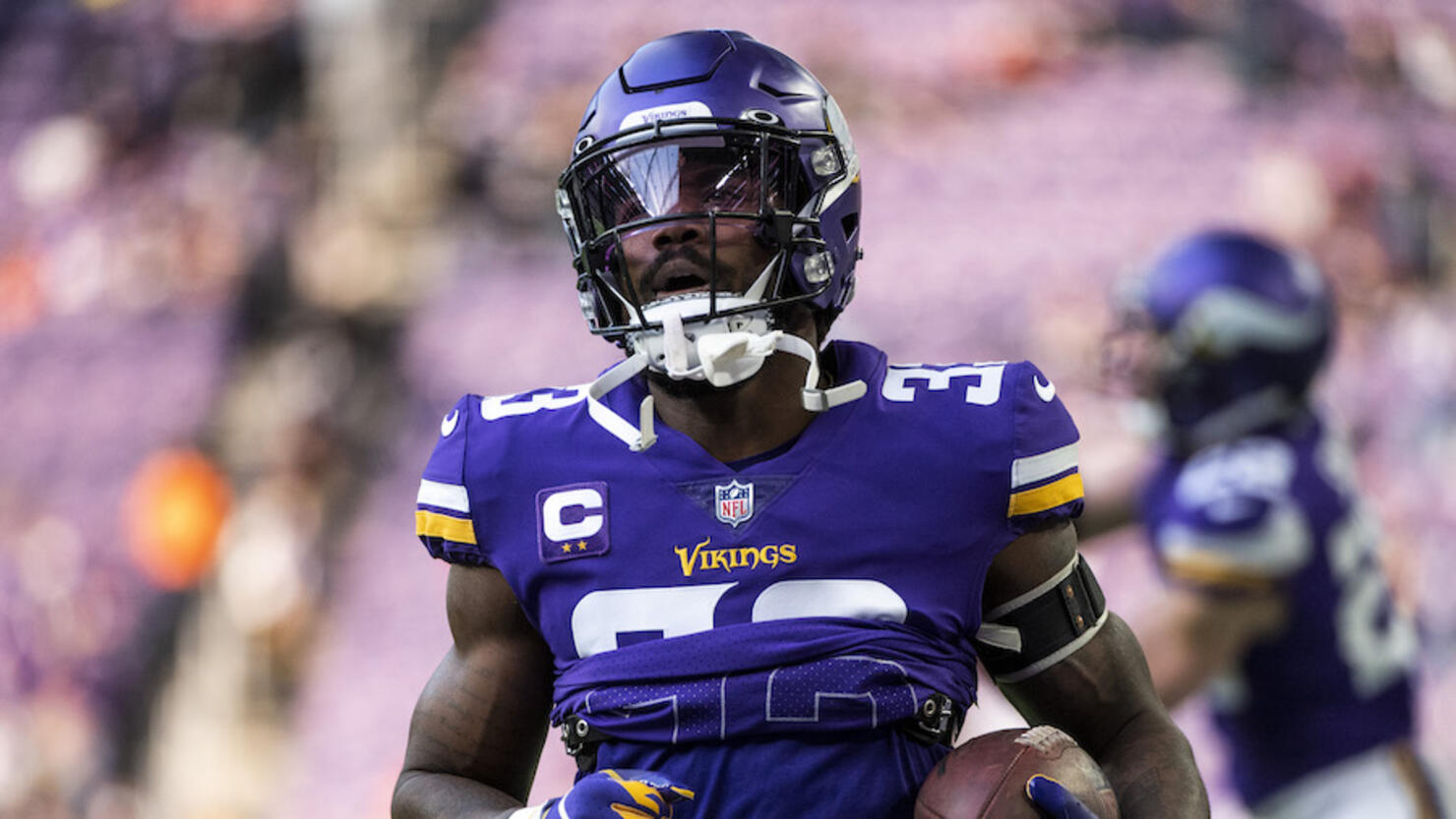 Minnesota Vikings RB Dalvin Cook is going with No. 33, not No. 4