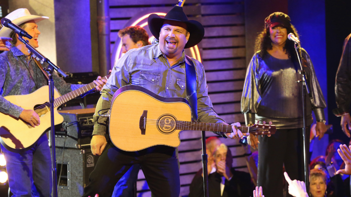 Garth Brooks Shares Updated Look At His Nashville Bar iHeartCountry Radio