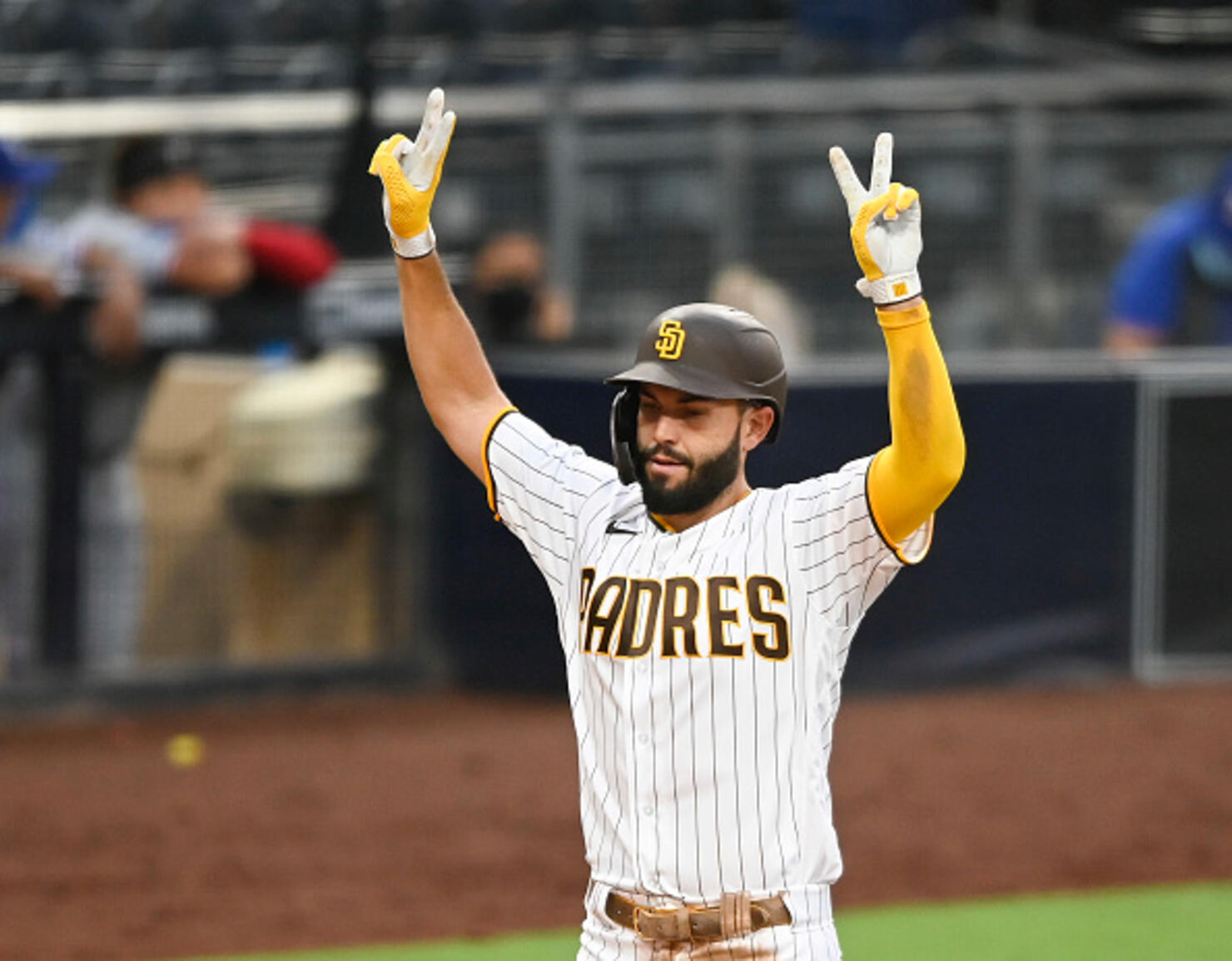 Padres sign Motorola to first MLB patch deal
