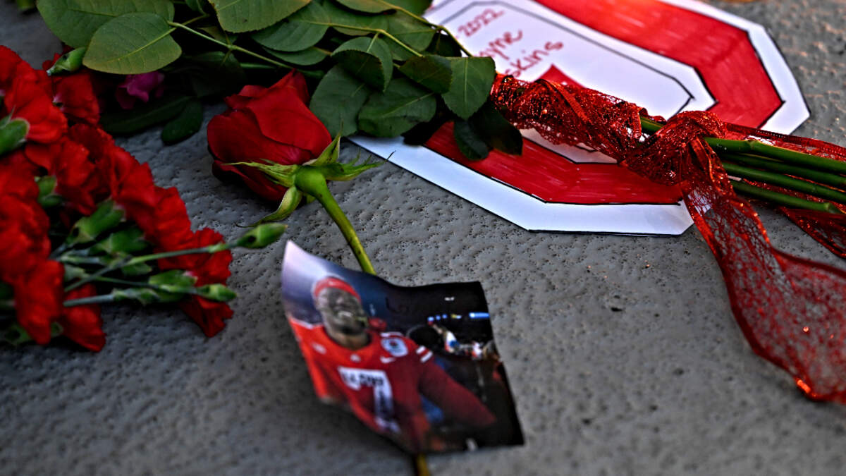 Pittsburgh Steelers Dwayne Haskins' Parents Didn't Attend Funeral Held by  His Widow, Instead Planned Separate Burials