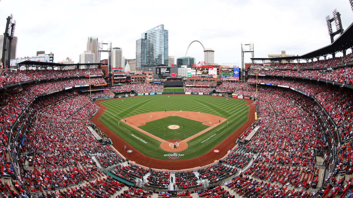 WATCH BenchesClearing Brawl Breaks Out During MetsCardinals Game
