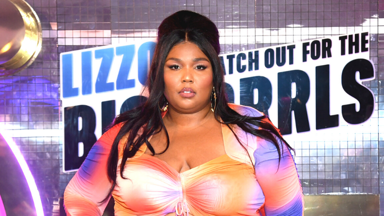 Who Is Myke Wright? Lizzo & Her Boyfriend Make Red Carpet Debut