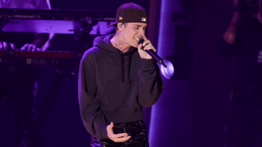 Couple Gets Engaged At Justin Bieber Concert: 'What A Beautiful Night ...