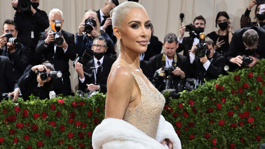 Kim Kardashian Geeks Out After Being Gifted A Lock Of Marilyn Monroe's ...