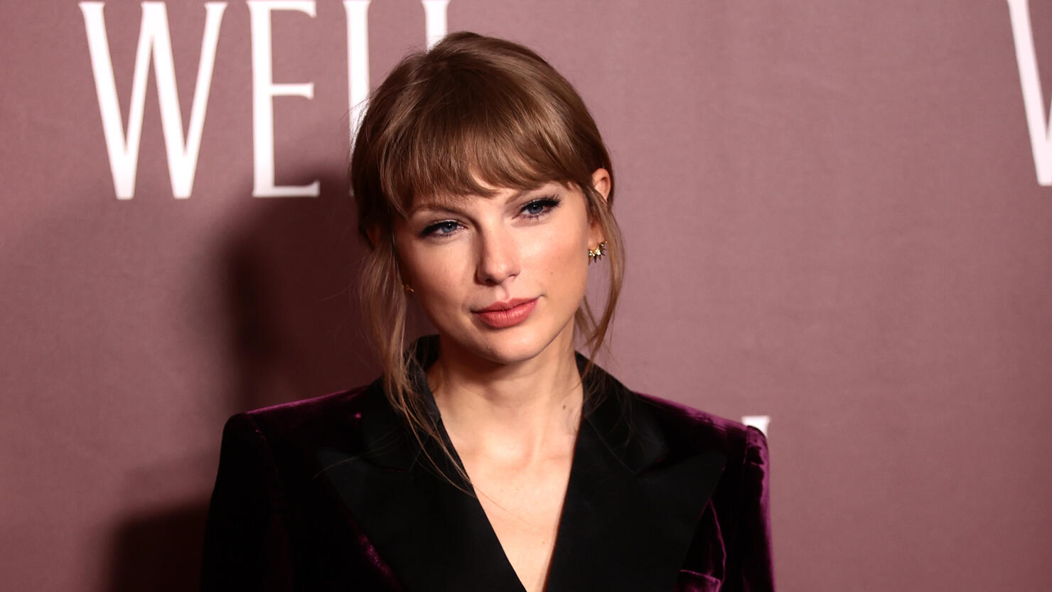 Watch Taylor Swift In First Trailer For New Movie 'Amsterdam' iHeart