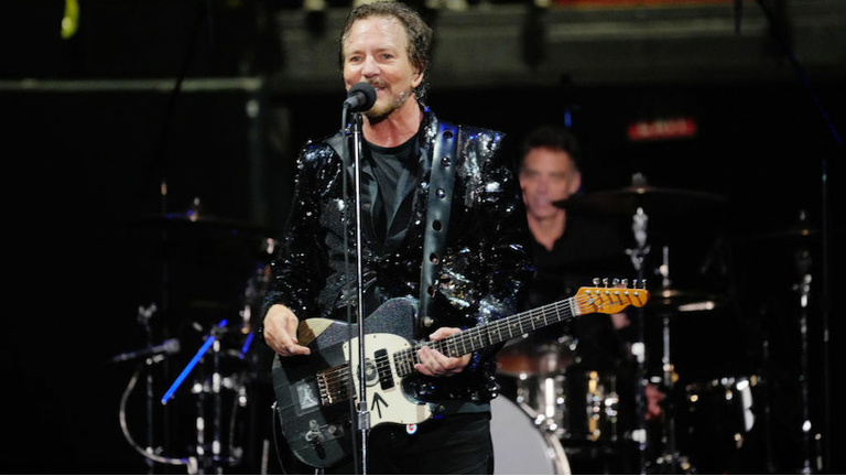 Pearl Jam cancel shows after Eddie Vedder's vocal cords are